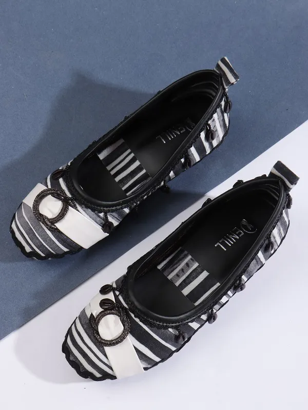 Black_Fabric_Flats_For_Women