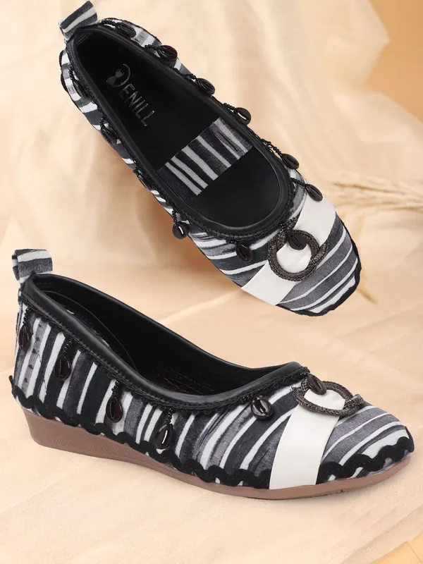 Black_Fabric_Flats_For_Women
