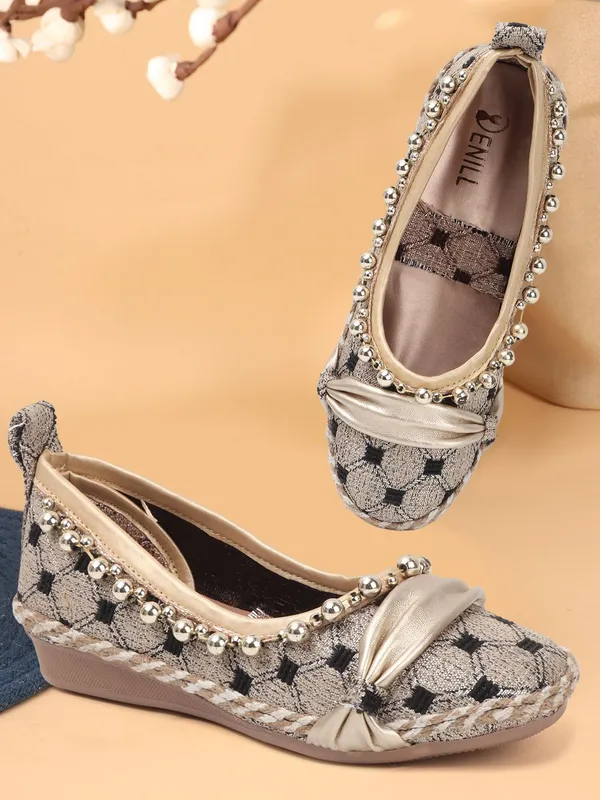 Gold_Fabric_Flats_For_Women