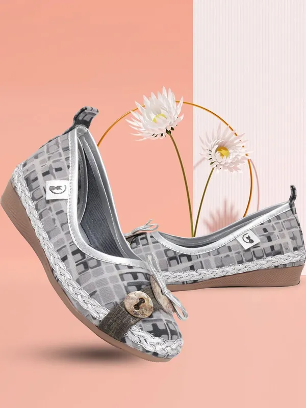 Silver_Fabric_Flats_For_Women