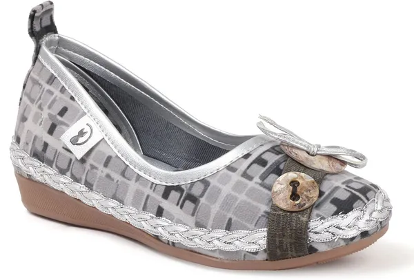 Silver_Fabric_Flats_For_Women