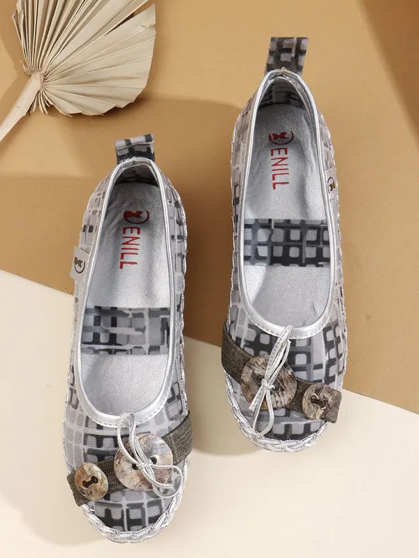 Silver_Fabric_Flats_For_Women