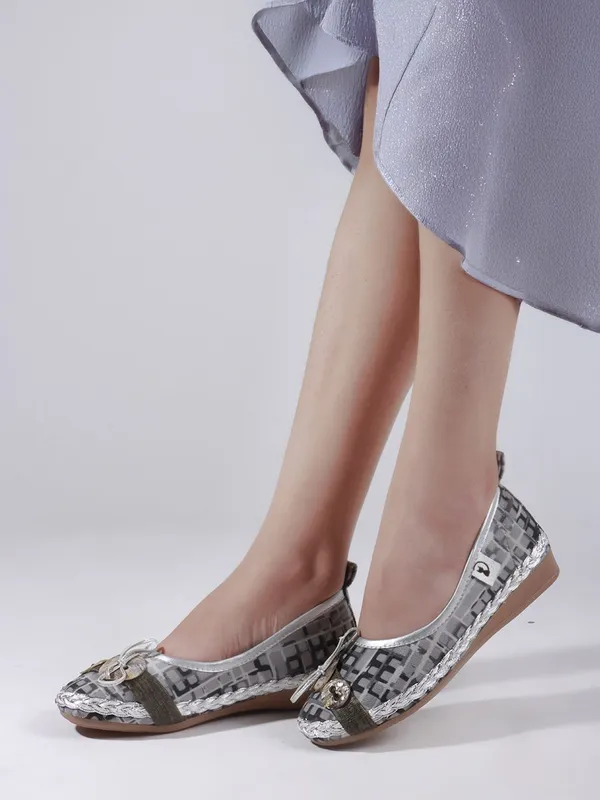 Silver_Fabric_Flats_For_Women