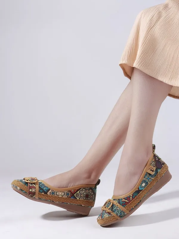 Tan_Fabric_Flats_For_Women