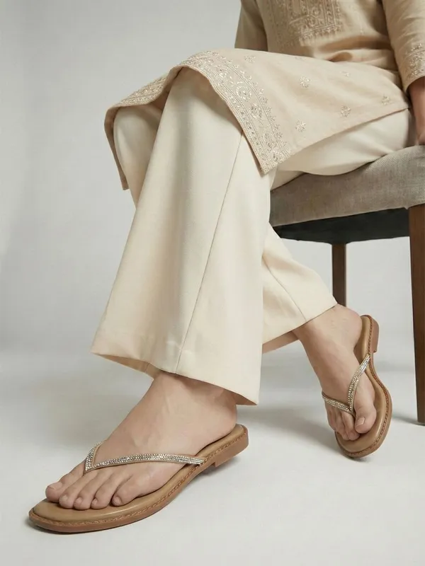 Beige_Synthetic_Leather_Flats_For_Women