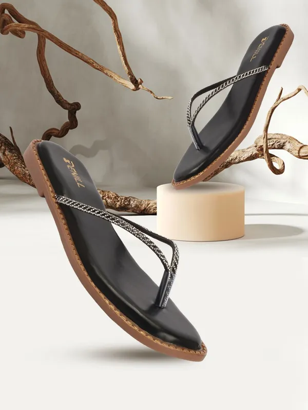 Black_Synthetic_Leather_Flats_For_Women
