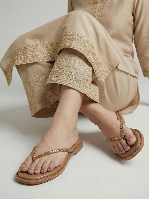 Beige_Synthetic_Leather_Flats_For_Women