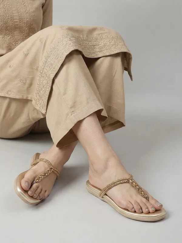 Gold_Synthetic_Leather_Flats_For_Women