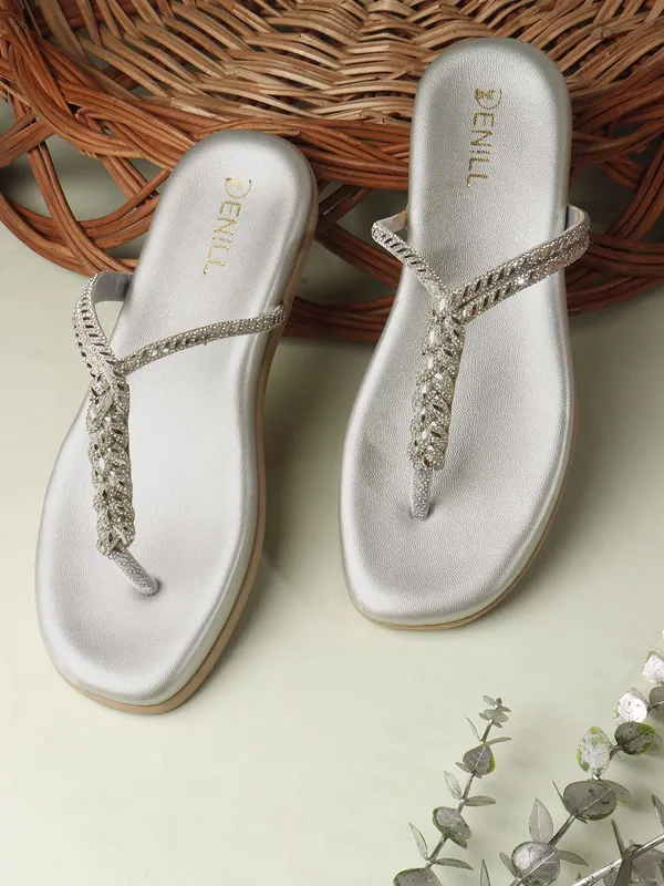 Silver_Synthetic_Leather_Flats_For_Women