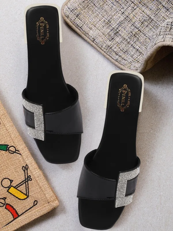 Black_Synthetic_Leather_Flats_For_Women