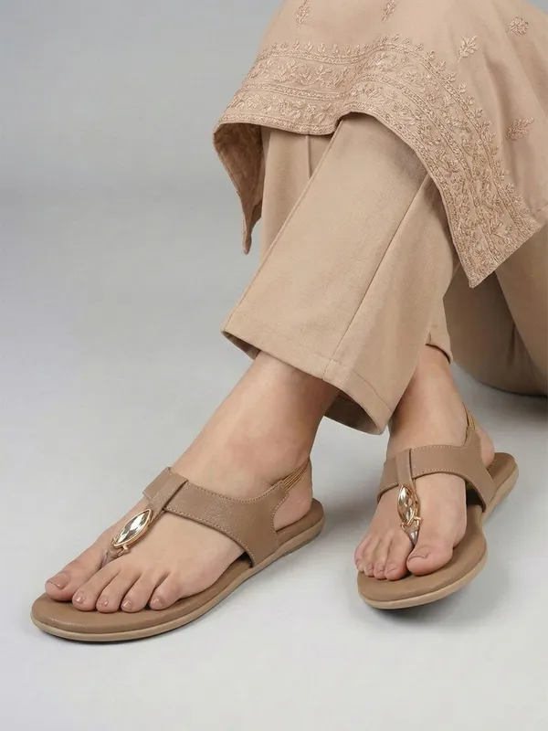 Beige_Synthetic_Leather_Flats_For_Women