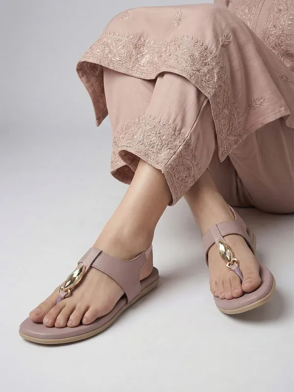 Pink_Synthetic_Leather_Flats_For_Women