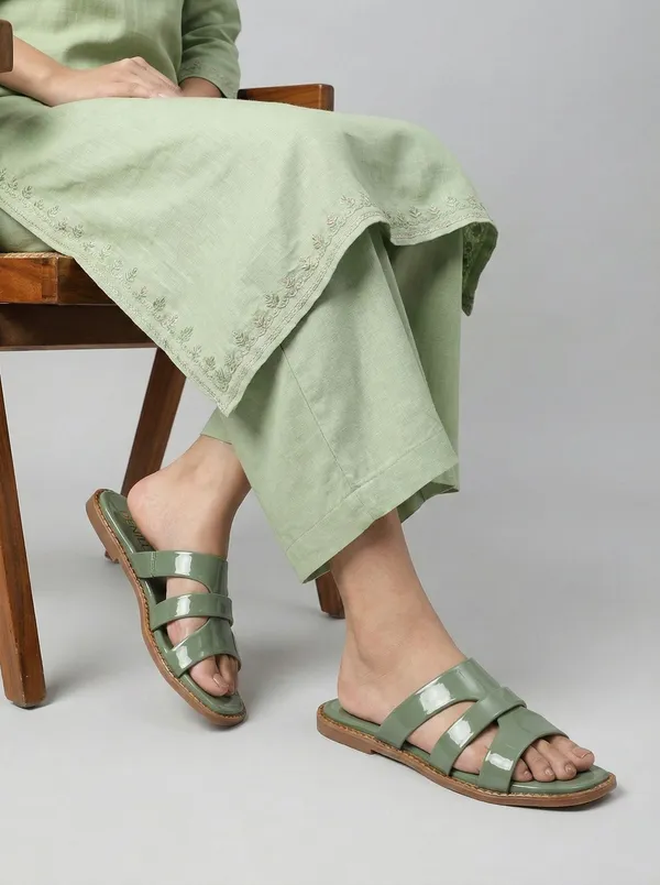 Green_Patent_Leather_Flats_For_Women