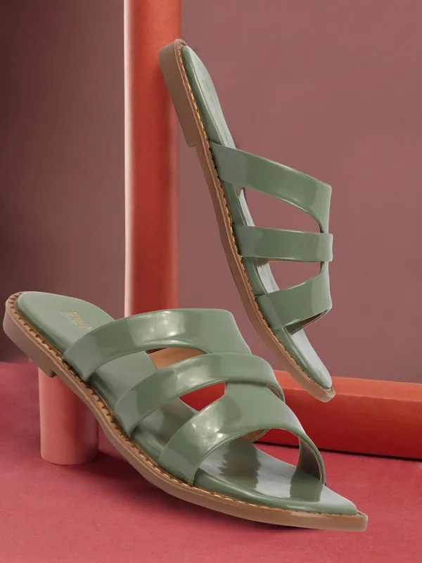 Green_Patent_Leather_Flats_For_Women