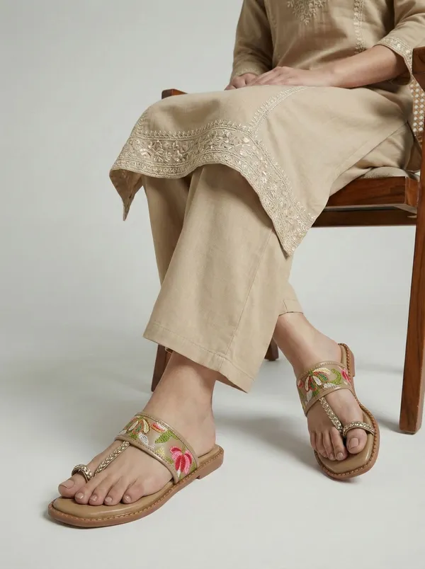 Beige_Synthetic_Leather_Flats_For_Women