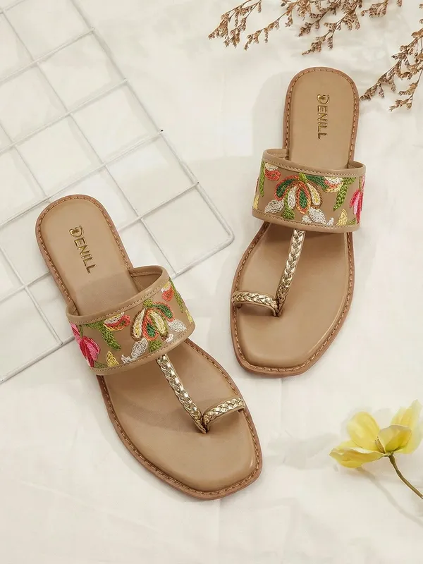 Beige_Synthetic_Leather_Flats_For_Women