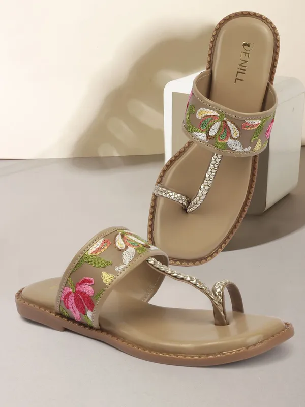 Beige_Synthetic_Leather_Flats_For_Women