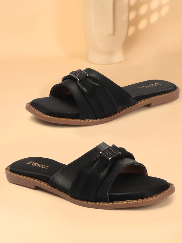 Black_Synthetic_Leather_Flats_For_Women