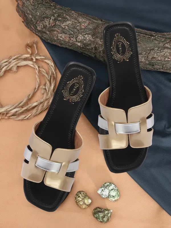 Gold_Synthetic_Leather_Flats_For_Women