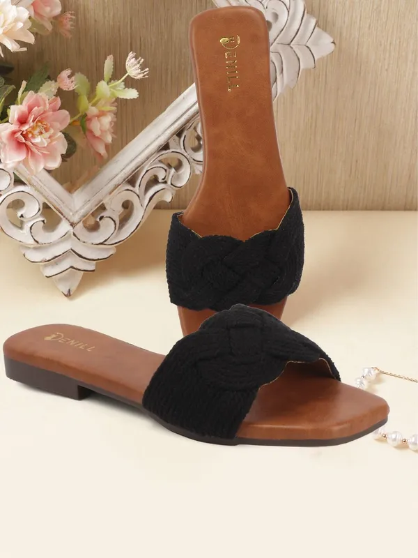 Black_Fabric_Flats_For_Women