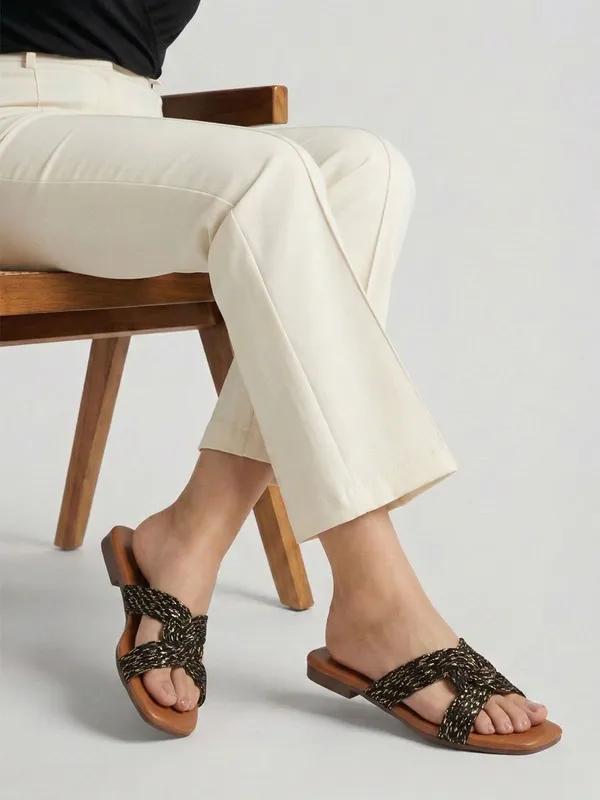 Black_Fabric_Flats_For_Women