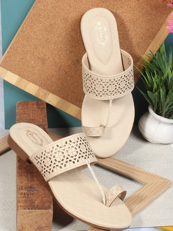Beige_Synthetic_Leather_Flats_For_Women