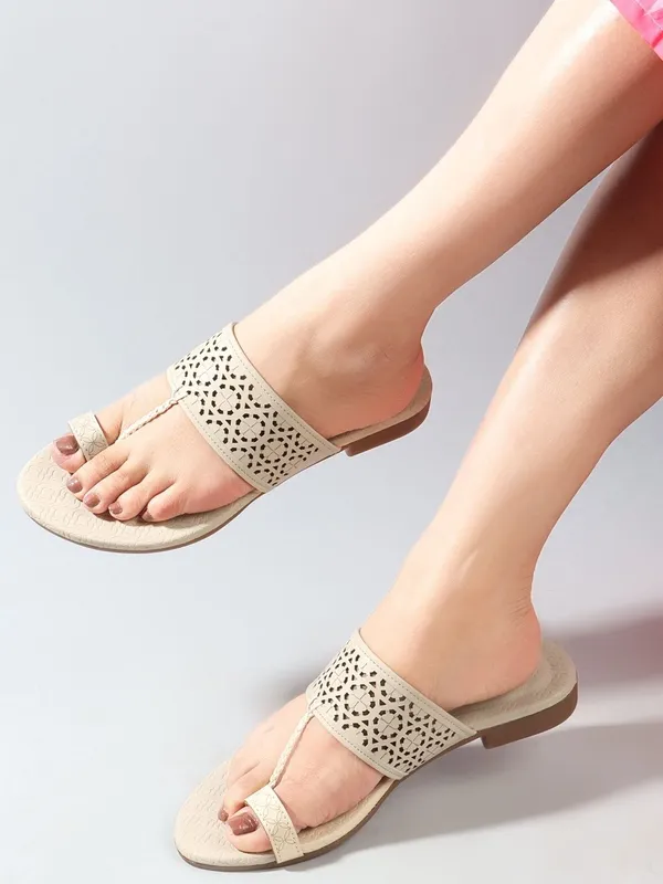 Beige_Synthetic_Leather_Flats_For_Women