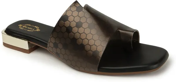 Black_Synthetic_Flats_For_Women