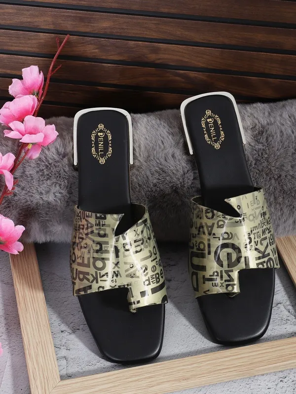 Gold_And_Black_Synthetic_Flats_For_Women