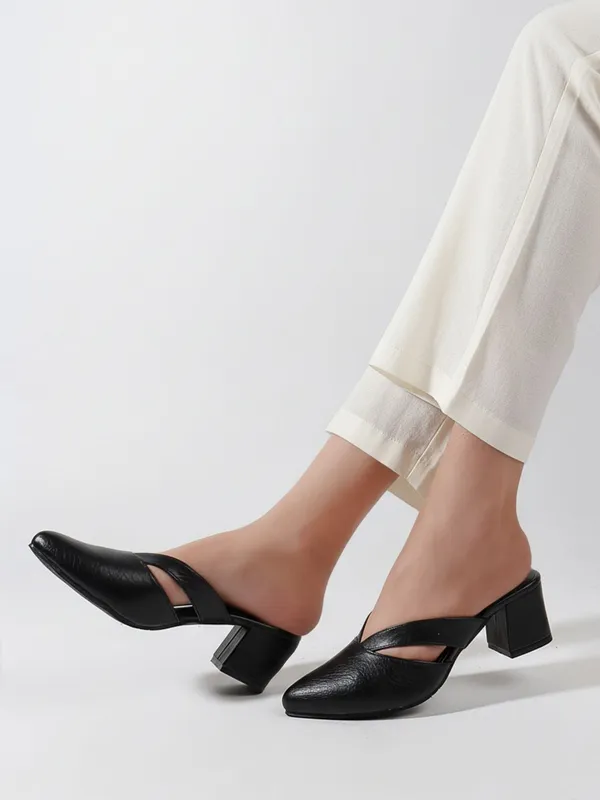 Black_Synthetic_Leather_Heels_For_Women