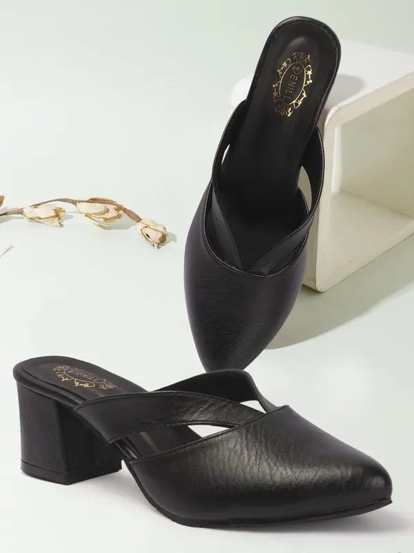 Black_Synthetic_Leather_Heels_For_Women