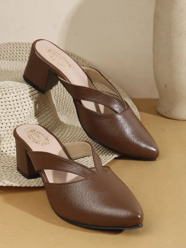Brown_Synthetic_Leather_Heels_For_Women