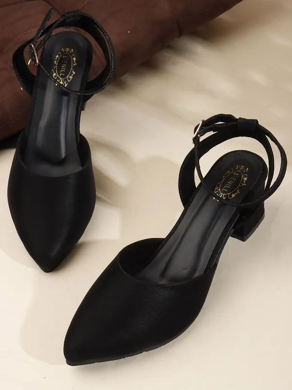 Black_Synthetic_Leather_Heels_For_Women