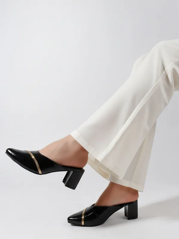 Black_Synthetic_Leather_Heels_For_Women