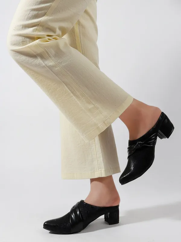 Black_Synthetic_Leather_Heels_For_Women