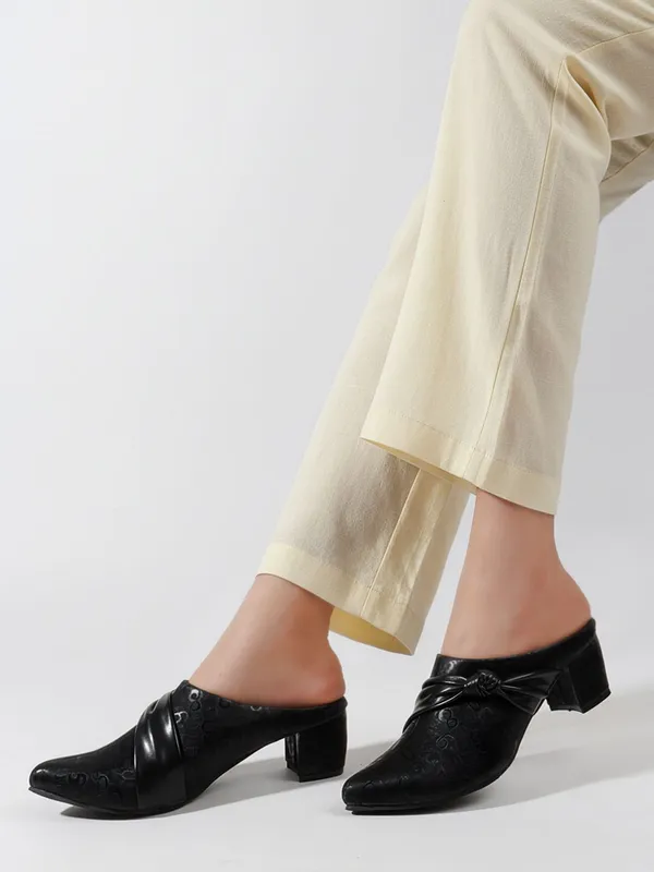 Black_Synthetic_Leather_Heels_For_Women