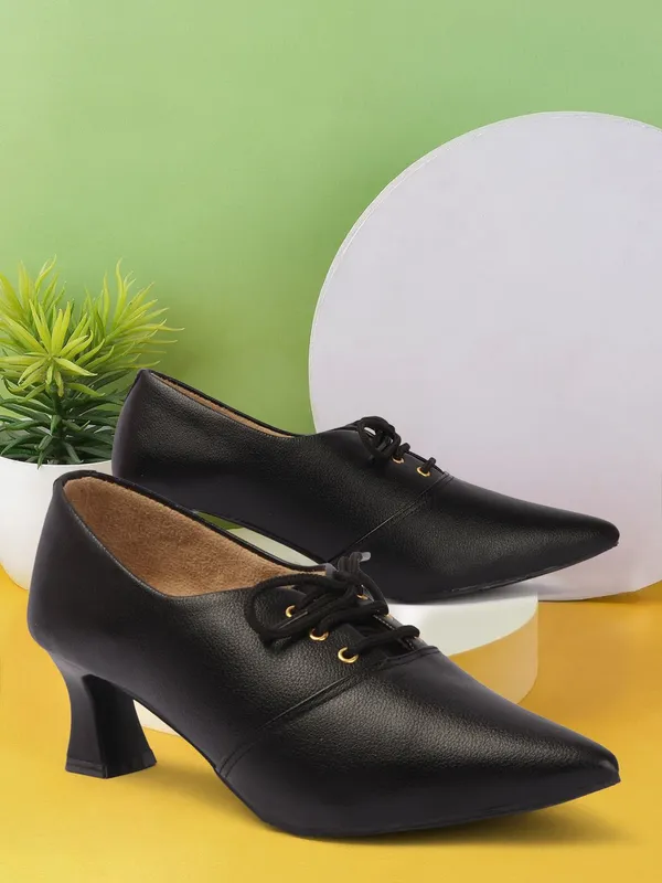 Black_Synthetic_Leather_Heels_For_Women