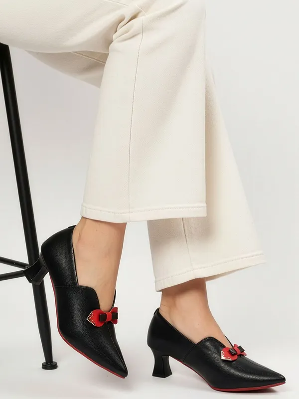 Black_Synthetic_Leather_Heels_For_Women