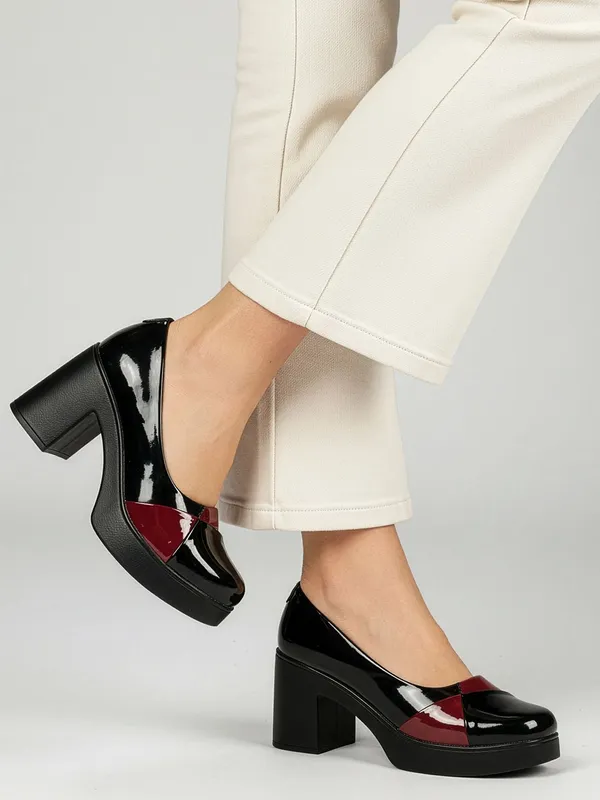 Black_Synthetic_Leather_Heels_For_Women