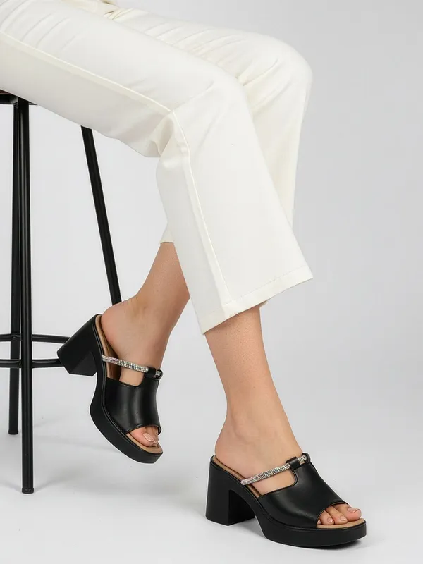 Black_Synthetic_Leather_Heels_For_Women