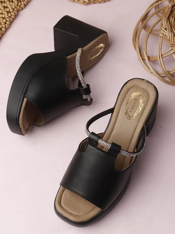 Black_Synthetic_Leather_Heels_For_Women
