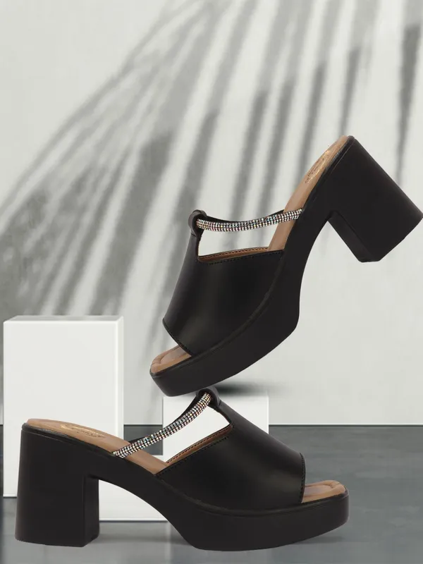 Black_Synthetic_Leather_Heels_For_Women