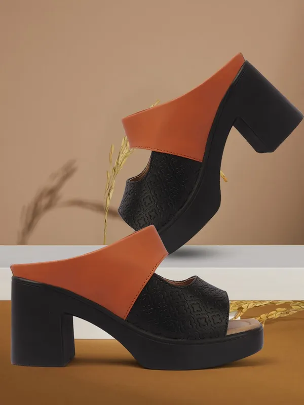 Black_Synthetic_Leather_Heels_For_Women