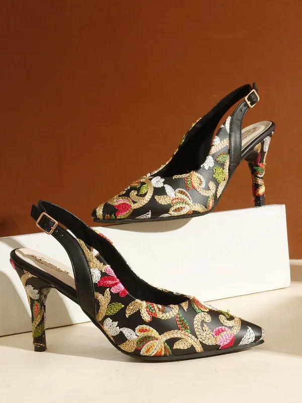 Black_Synthetic_Leather_Heels_For_Women
