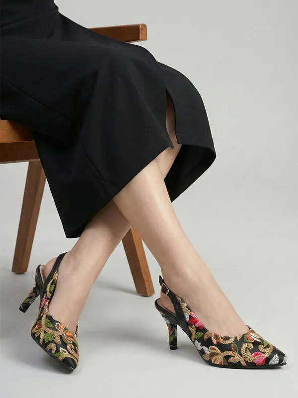 Black_Synthetic_Leather_Heels_For_Women