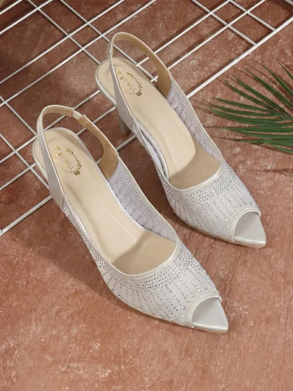 Silver_Synthetic_Leather_Heels_For_Women