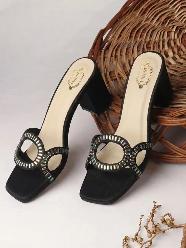 Black_Synthetic_Leather_Heels_For_Women