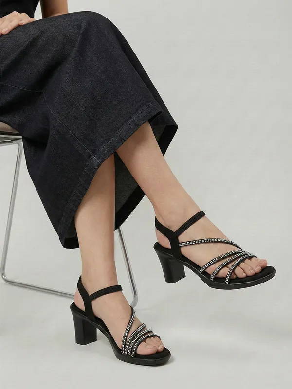 Black_Suede_Heels_For_Women