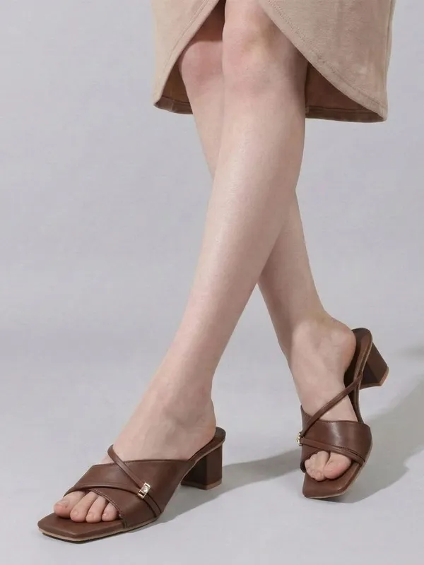 Brown_Synthetic_Leather_Heels_For_Women