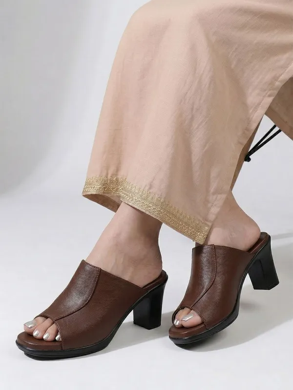 Brown_Synthetic_Leather_Heels_For_Women